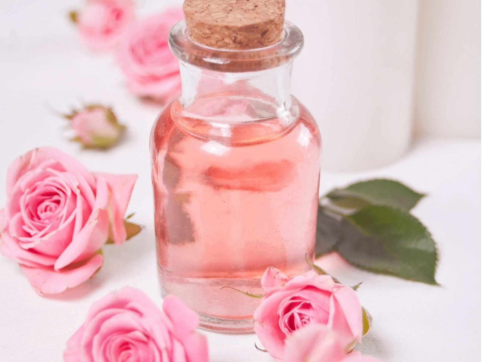 تصویر 3 از گلاب سبک با درصد اسانس ملایم و مناسب نوشیدنی